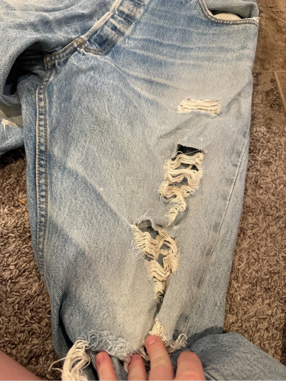 🤍Light Blue Distressed Men’s 501 XX Levi’s button fly Jeans made in Colombia